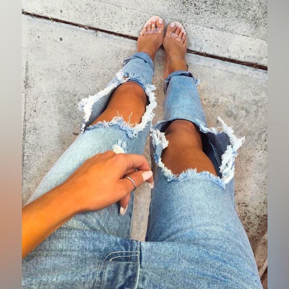 Dahlia Ripped BF Jeans